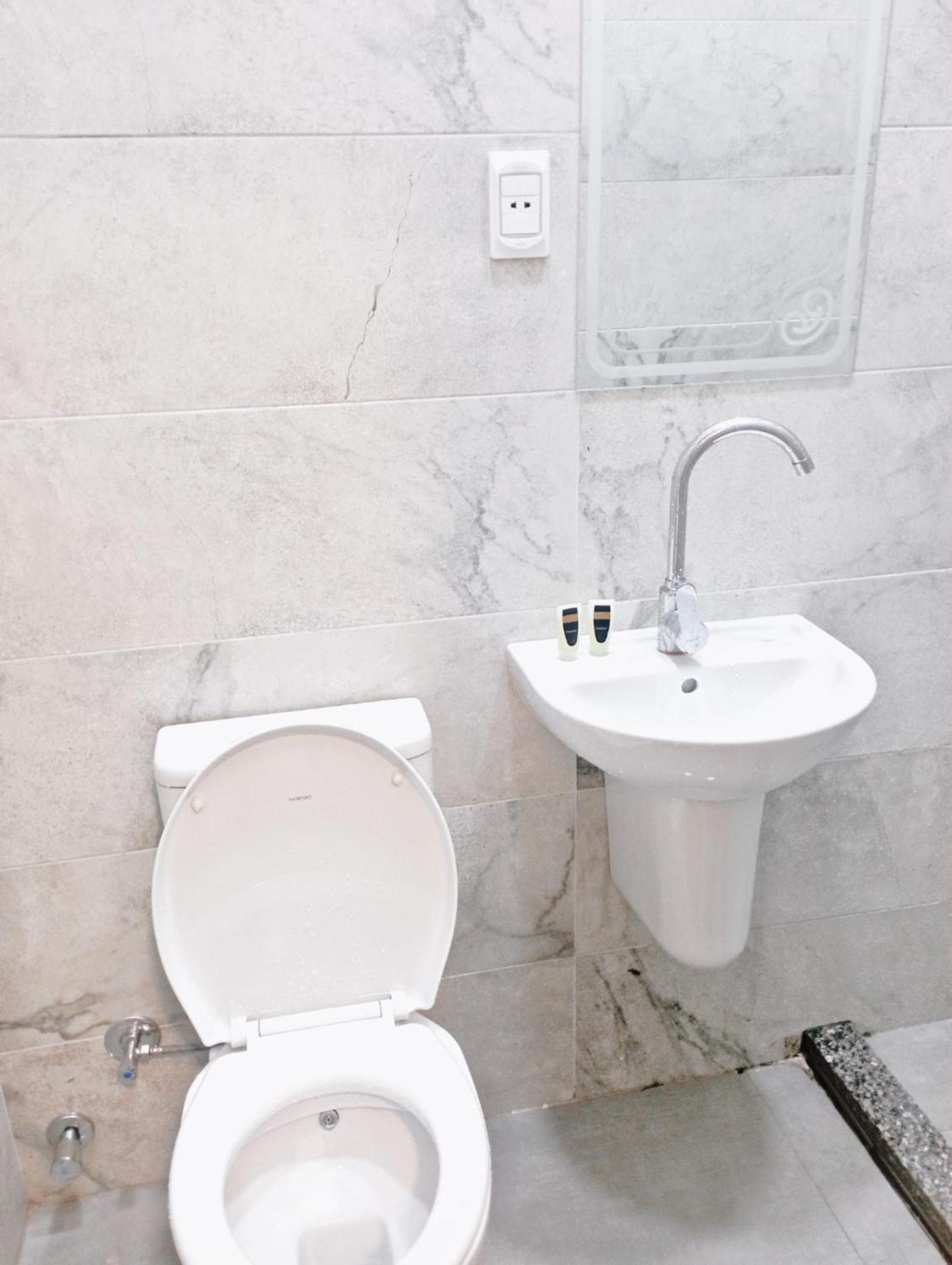 Hostel Crown Plaza
