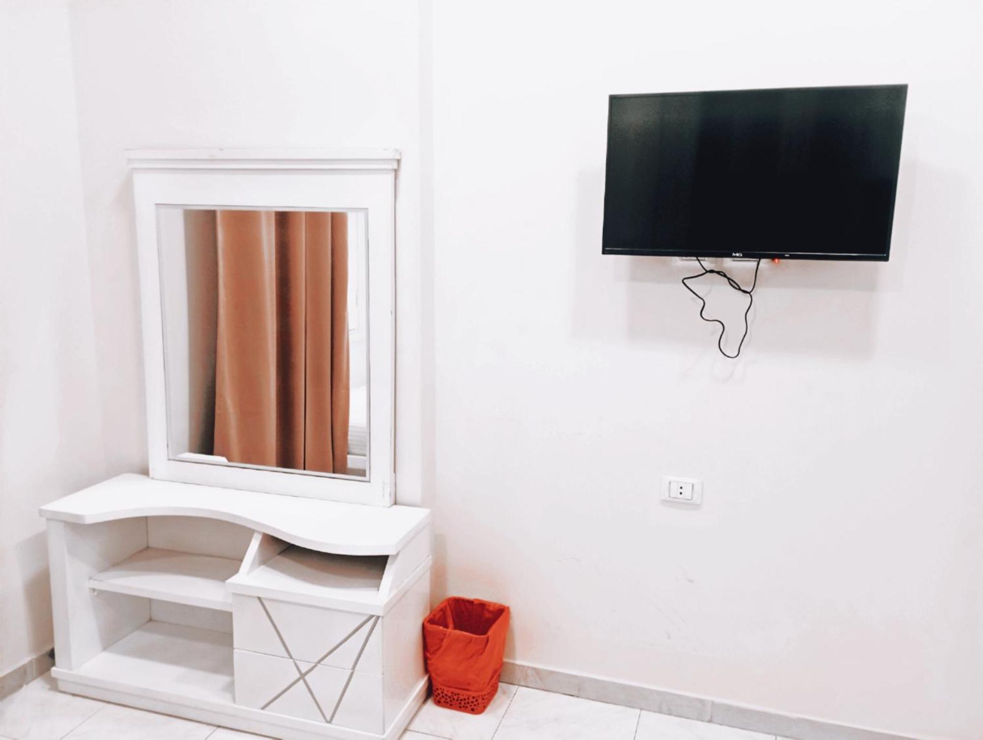 Hostel Crown Plaza *